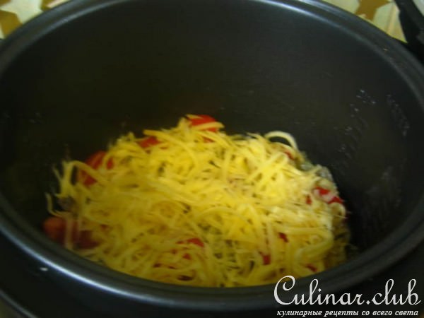 Макрорус на луковой подушке,запеченный с помидорами и сыром (Тест-драйв)