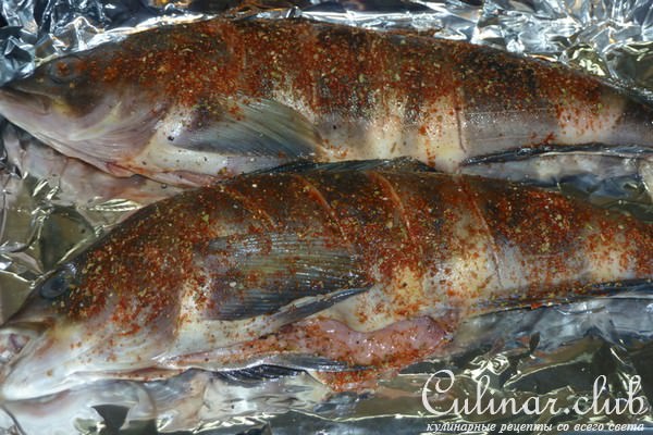 Запеченная рыба (один из самых простых и вкусных способов)