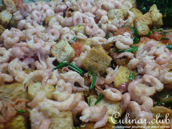Форель речная,фаршированная крабиками,крутонами и помидорками-черри