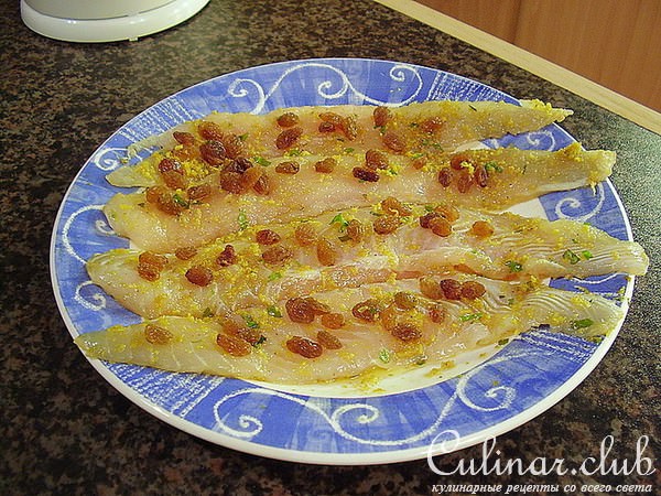 Рыбные конвертики с изюмом
