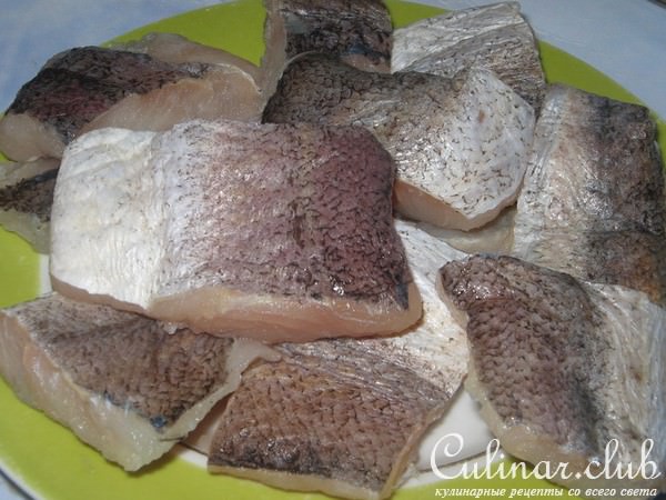 Рыба запеченная с кабачками.