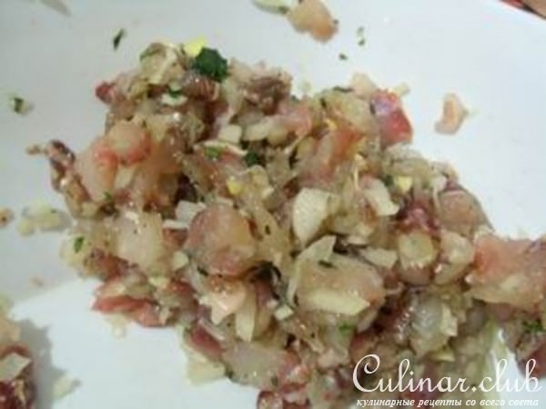 Манты с рыбой, запеченные в горшочках .