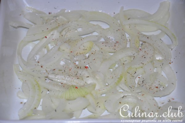 Макрурус под йогуртом с овощами