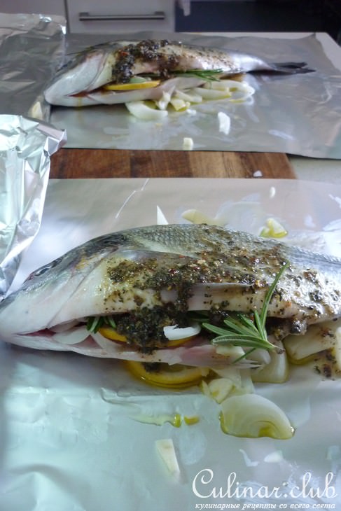 Дорада с травами,лимоном,розмарином и белым вином