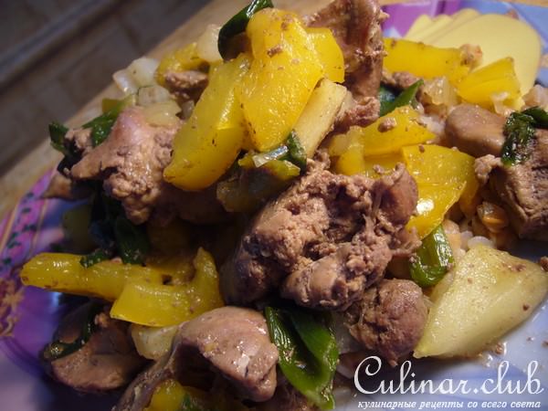 Куриная печень с яблоками и болгарским перцем. (мой вариант).