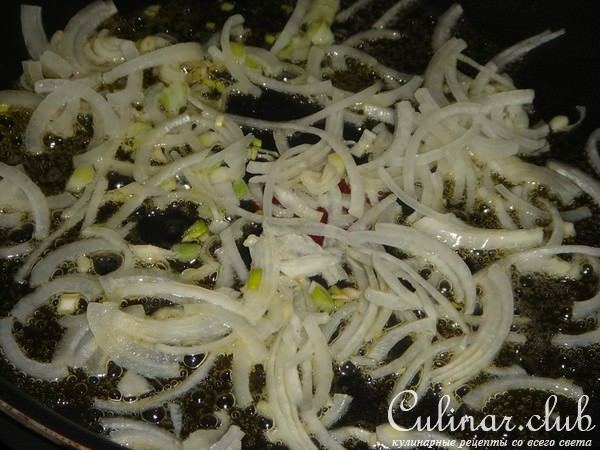 Язык говяжий в ореховом соусе