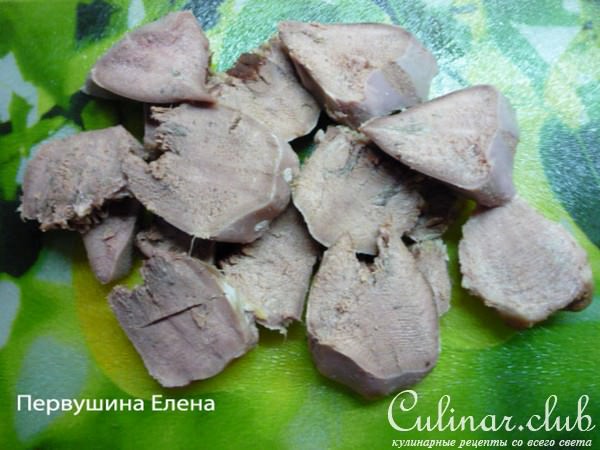 Язык, маринованный в соевом соусе в кляре из паприки