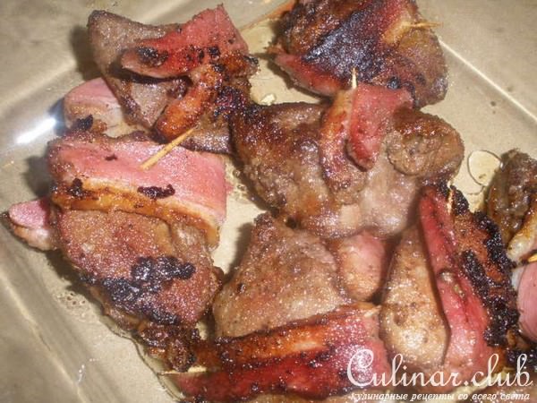 Куриная печенка в утиной грудке и с соусом Марсала