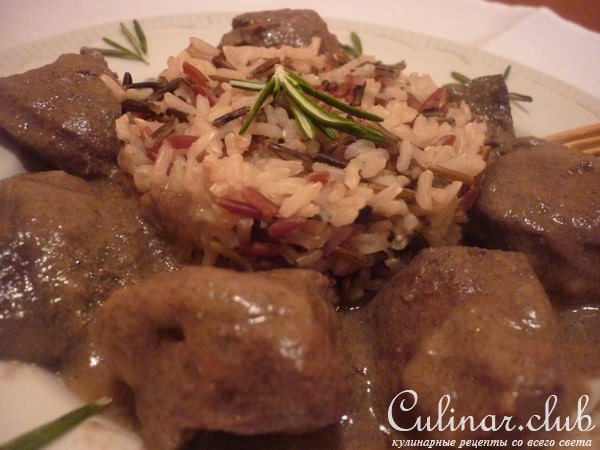 Говяжья печень с банановом соусом