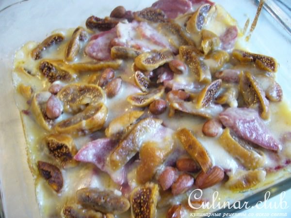 Язык, запеченный с инжиром, под сливочно-хреновым соусом