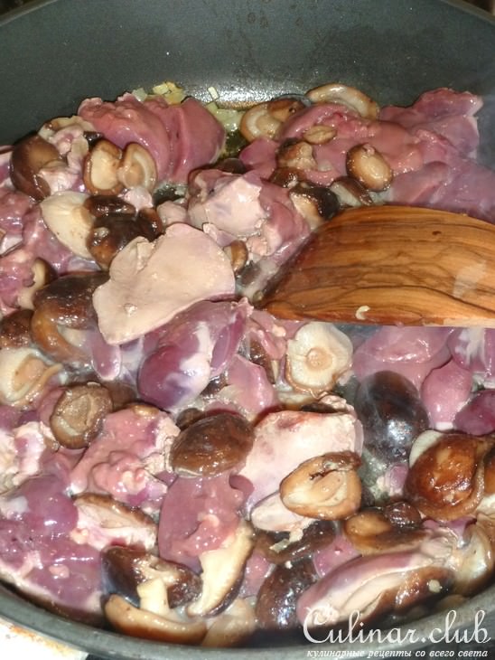 Куриная печень с грибами (палочка-выручалочка при цейтноте)