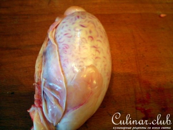 Бычьи яйца с рисом и винно-горчичным соусом
