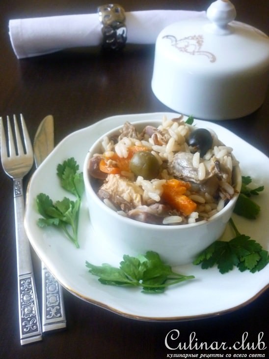 Куриные желудки с рисом и оливками