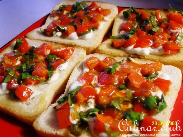 Тосты с тунцом и моццарелой