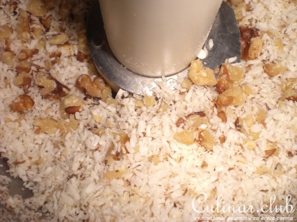 Очень полезный и вкусный авокадо-лаймовый пай без выпечки