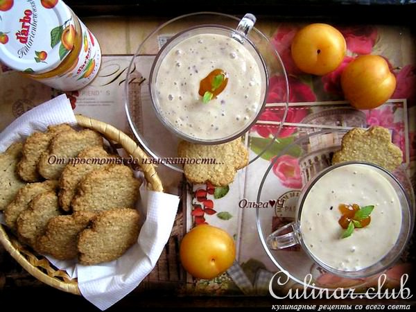 Фруктовый тофу-смузи с абрикосовым конфитюром Darbo и Хрустящим овсяным печеньем