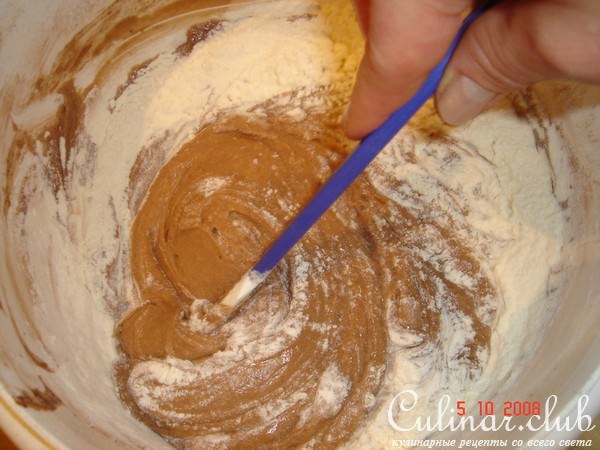 Шоколадный кекс с творожным кремом