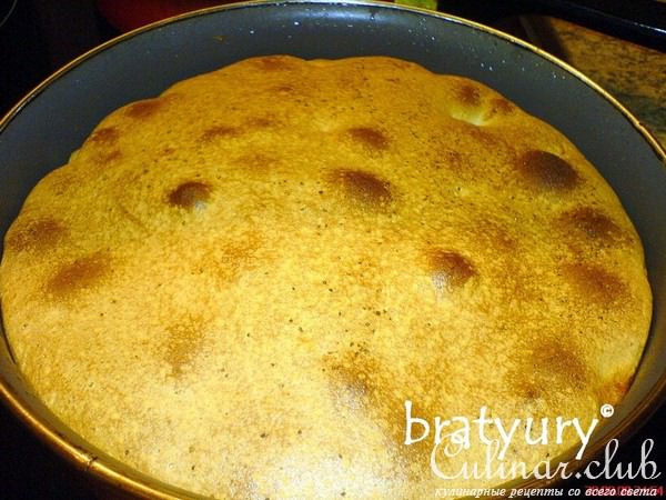 Шарлотка из свежайших диких яблок с грецкими орехами