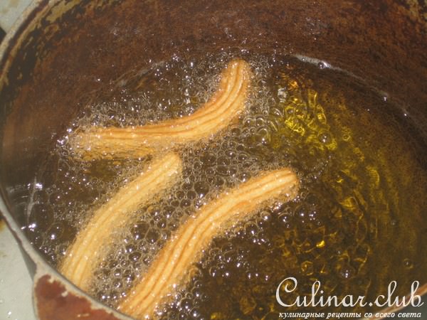 Чуррос (испанский десерт из заварного теста)