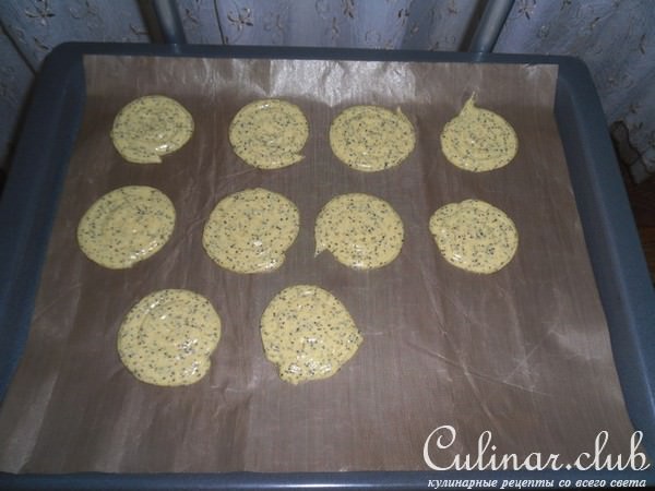 Башенки из печенья, сливочного крема и маракуйевого соуса "Pour tous mes amis!"