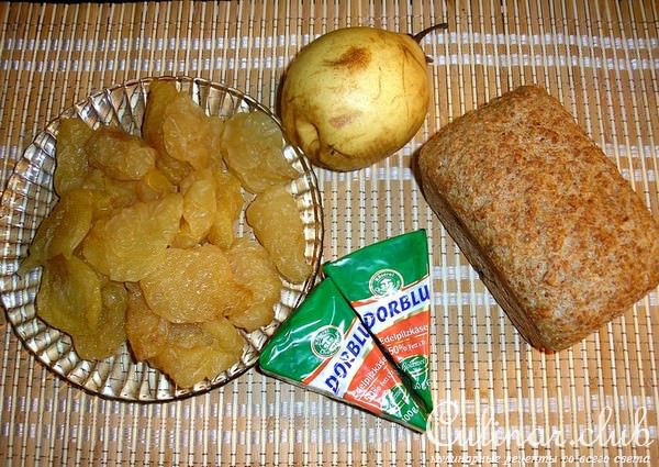 ГОЛУБОЙ СЫР С ГРУШАМИ