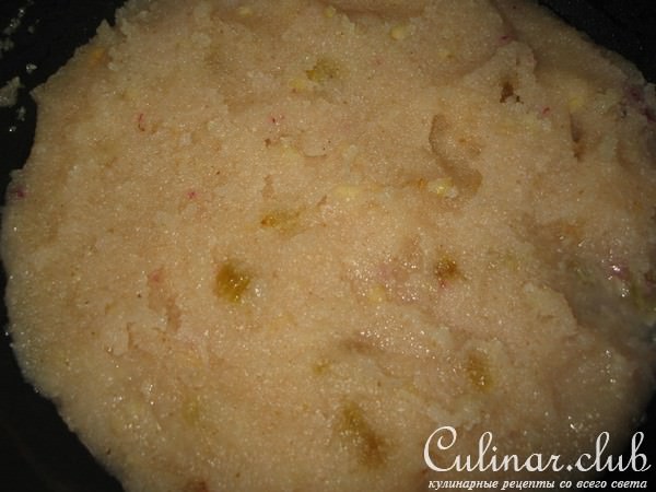 Халва манная с орешками и изюмом.