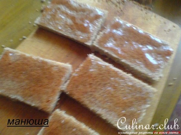 Пудинг из хлеба с сухофруктами и корицей