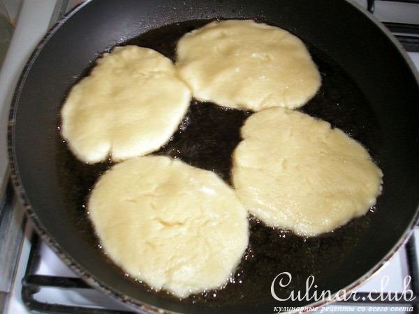 ЖАРЕНЫЕ ЛЕПЕШКИ В САХАРЕ