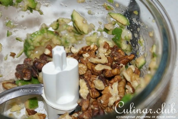 Конфеты из фейхоа с мёдом и орехами