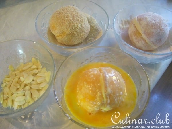Персики с сыром в ореховой скорлупе