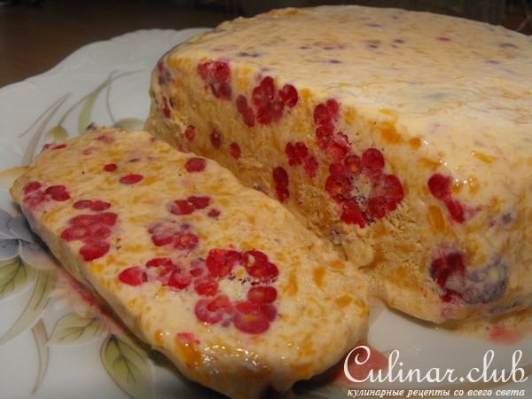 Персиково-малиновое семифредо.