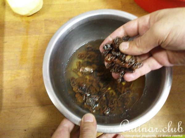 Штрудель яблочный с изюмом