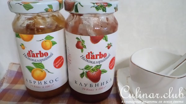 Мороженое "Банан- Лакомка" с низкокалорийным конфитюром с ореховой посыпкой!