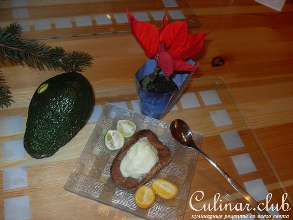 Авокадовое мороженное и печенье "Карат"