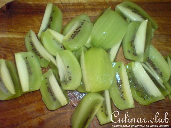 Маринованные киви с безе