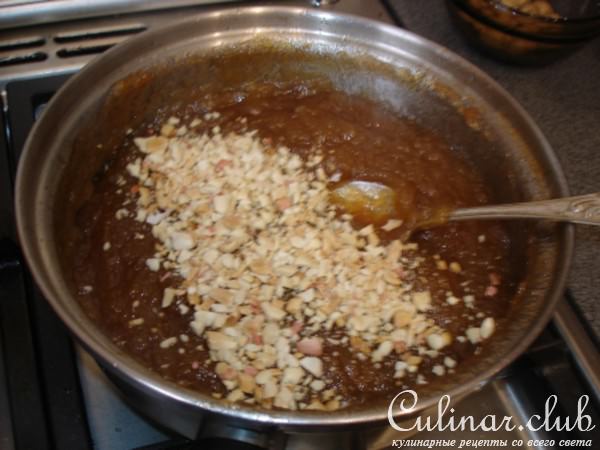 Яблочная пастила с орехами.