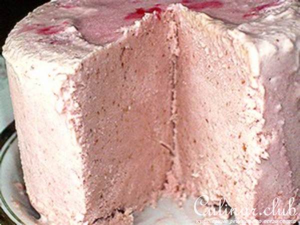 Десерт-мороженое с вишней и миндалем