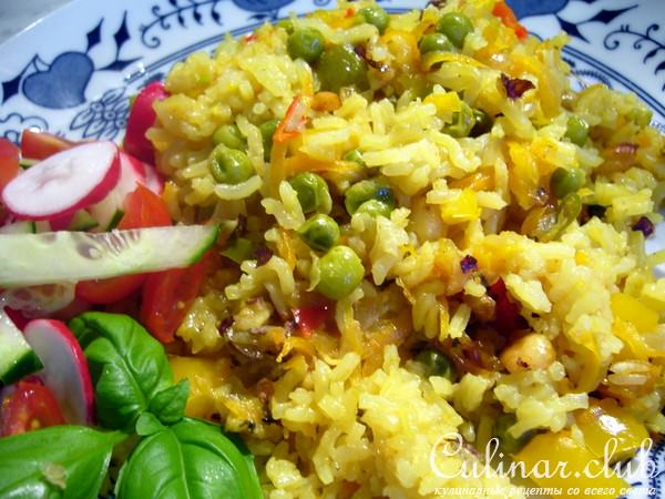 Рис с овощами в горшочках
