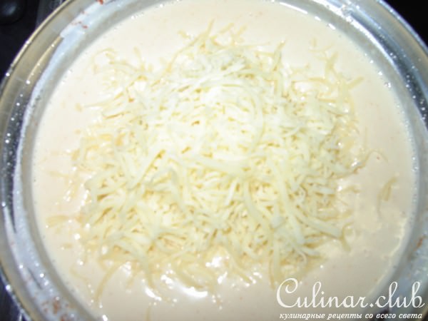Овощная запеканка с соусом „Mornay“.