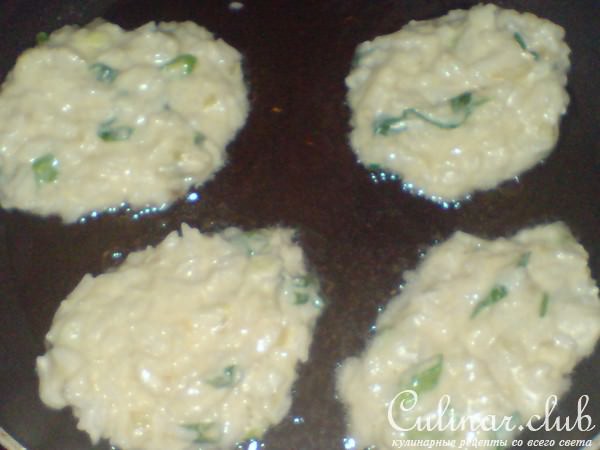 Рисовые котлеты с сыром и зелёным лучком