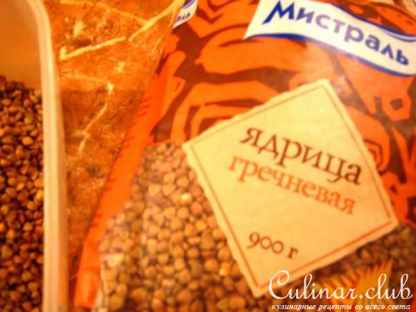 Гречка с курицей и шампиньонами в горшочках