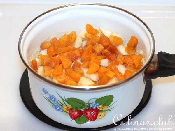 Фруктово - пшенная каша с курагой и орехами