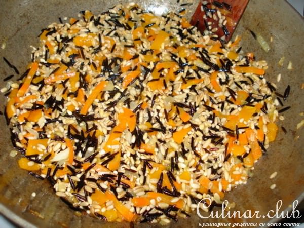 Плов из дикого риса и перловой крупы