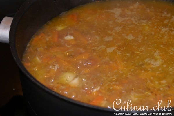 Плов из коричневого риса с тыквой, курагой и изюмом