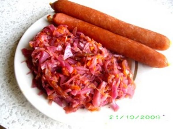 Солянка с краснокочанной капустой