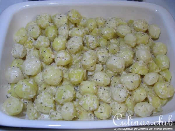 Картофель запечёный с заливкой и сыром