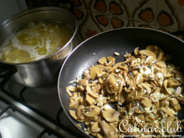 маракончики с пикантным соусом.