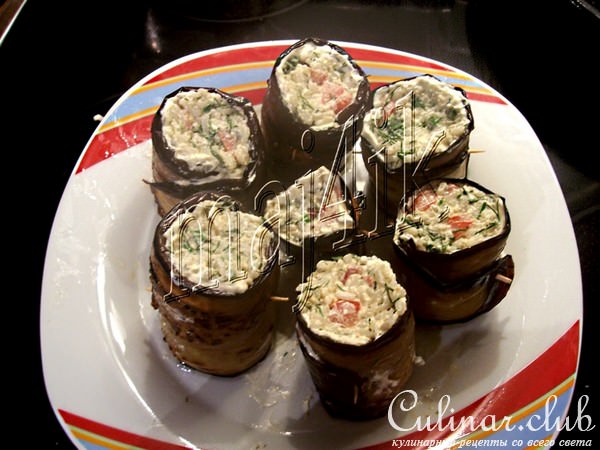 Баклажановые рулетики с рисово-овощной начинкой