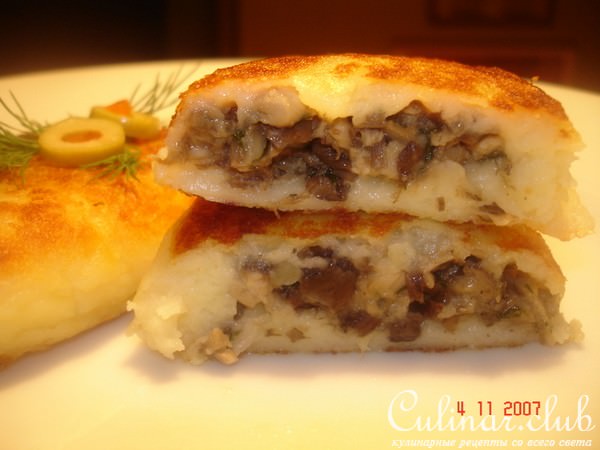 Картофельники с икрой из белых грибов