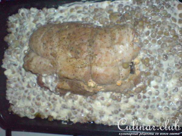 Мясной рулет с брынзой